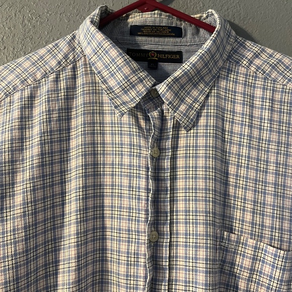 Tommy Hilfiger Plaid‎ Button Down Shirt Men’s XL Blue/Pink/White Chest Pocket - Picture 2 of 8